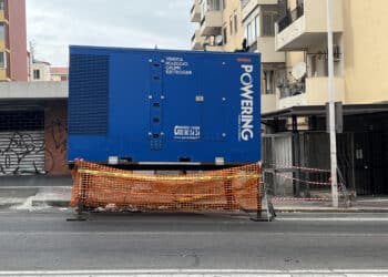 Cagliari: “In via Cadello un enorme generatore acceso giorno e notte contro i blackout, non dormiamo da settimane”