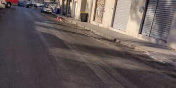 Cagliari, in Via Basilicata l’asfalto appena rifatto viene demolito dopo poche settimane: Farris interroga l’Amministrazione