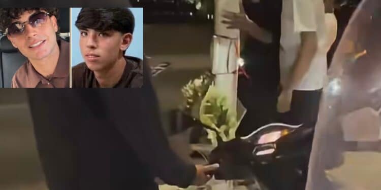 Cagliari, fiori e tanti ragazzini stringono il palo della luce dove sono deceduti Gabriele e Filippo