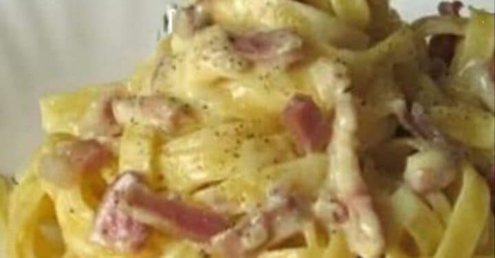 La cultura nel piatto, fettuccine alla papalina