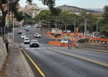 Cagliari, tutto pronto per la nuova rotatoria in piazza d’Armi: ultimi test con i bus e poi addio semafori
