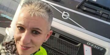 Cagliari, Alessia e il suo sogno: a 48 anni ha raggiunto il suo obiettivo, quello di guidare un autoarticolato