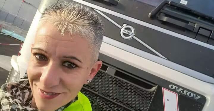 Cagliari, Alessia e il suo sogno: a 48 anni ha raggiunto il suo obiettivo, quello di guidare un autoarticolato