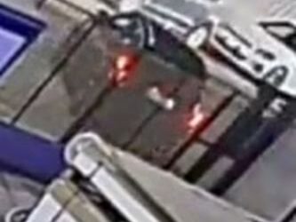 Pirri, topi d’auto scavalcano il cancello di un’azienda e rovistano all’interno dei mezzi parcheggiati