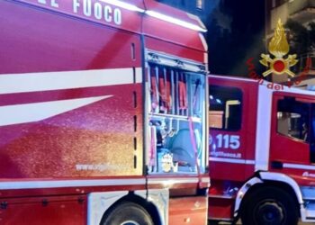 Paura a Quartu, fiamme in una veranda: intervengono i vigili del fuoco