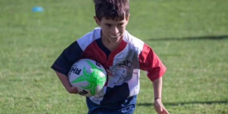 Cagliari, muore a 8 anni fra le braccia di sua madre: addio al piccolo rugbista Alberto Matterazzo