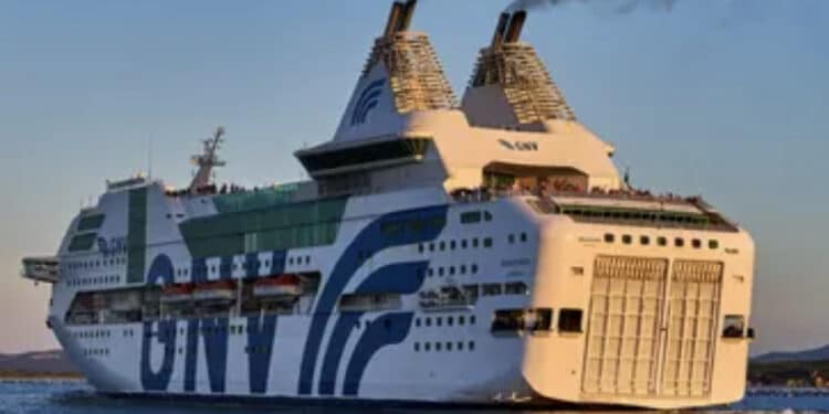 Tragedia sul traghetto Tunisi-Palermo: migrante di 25 anni trovato morto nel bagagliaio di un’auto