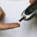 Diabete di tipo 1, la Sardegna approva la legge per l’inclusione a scuola e nello sport: “Pagina di civiltà”