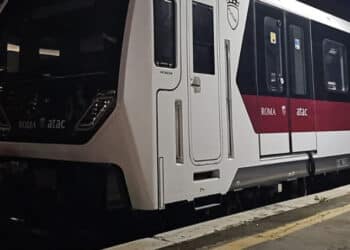Tragedia in metro: uomo travolto e ucciso da un treno