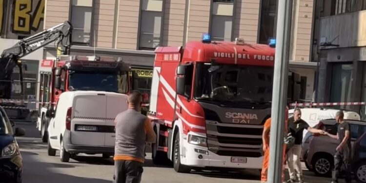 Cagliari, fuga di gas in viale Diaz: strada chiusa e vigili del fuoco in azione