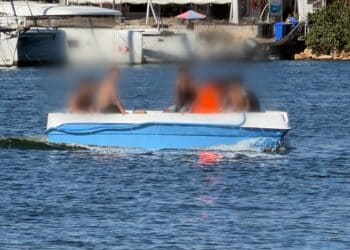 La rotta sarda dei clandestini algerini: “Trasferiti su barchini da navi madre a gruppi di 10”