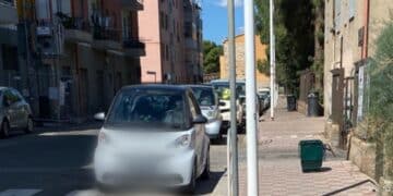 Cagliari, ragazzo mezzo nudo si intrufola negli appartamenti  ma viene messo in fuga da una donna col suo cane
