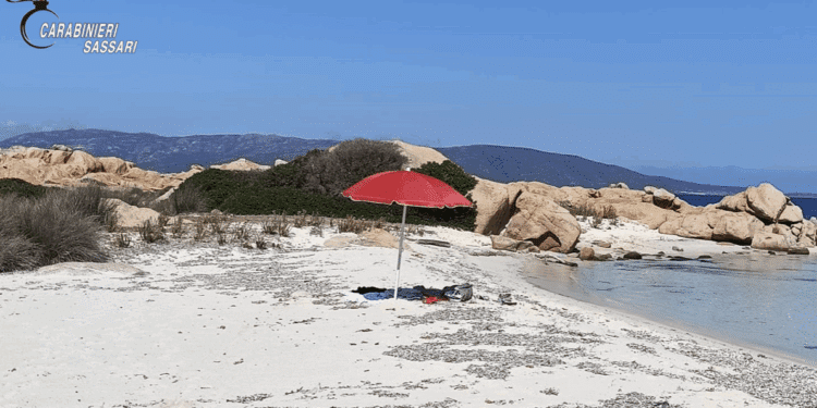 Asinara, con l’ombrellone nella zona interdetta: ancora un turista sanzionato dai carabinieri