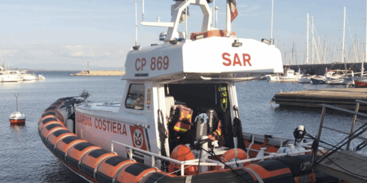 Sant’Antioco, soccorsa un’imbarcazione in avaria con 7 persone a bordo
