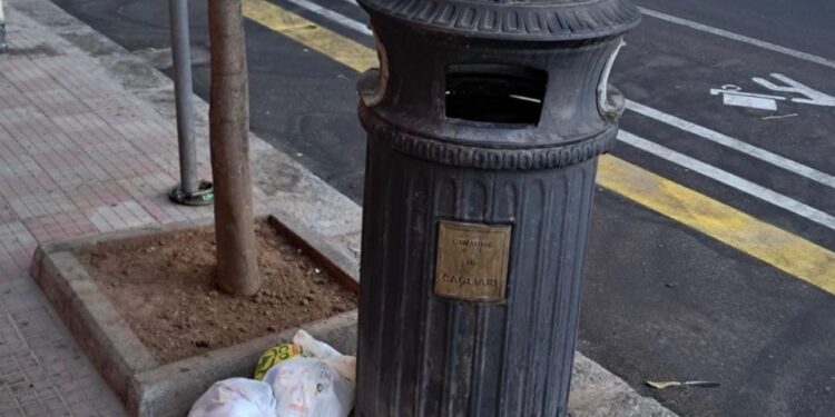 Cagliari: “Tari alle stelle e strade sporche, in via Pergolesi degrado, incuria e inciviltà”