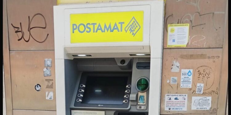 Cagliari: “In via Liguria il Postamat è altissimo, impossibile usarlo per disabili e persone basse”