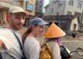 Alessio e Helena, dalla Sardegna al Giappone in bicicletta con il loro cagnolino Shiva