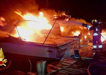 A Porto Rotondo strage di barche nella notte: incendiate e distrutte