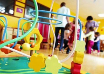 Sestu, manca il personale e chiude la scuola: bimbi trasferiti in un altro plesso, insorgono i genitori