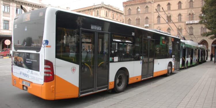 Selargius: tempi troppo lunghi tra la metro e il bus, studenti e lavoratori costretti ad attendere quasi un’ora