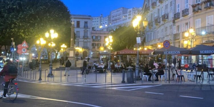 Cagliari, da piazza Yenne al Poetto escalation di aggressioni, furti, risse microcriminalità