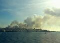 Inferno di fuoco a Calasetta, fiamme alimentate dal vento: tanta paura e case evacuate