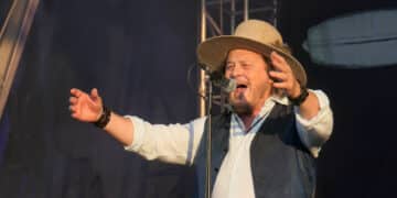 Capodanno, Cagliari aspetta l’artista low cost e Sassari ha già scelto: Zucchero trascinerà piazza e turismo