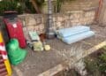Abbandono di rifiuti a Giba, in via Umberto I “aperto un B&B senza breakfast”