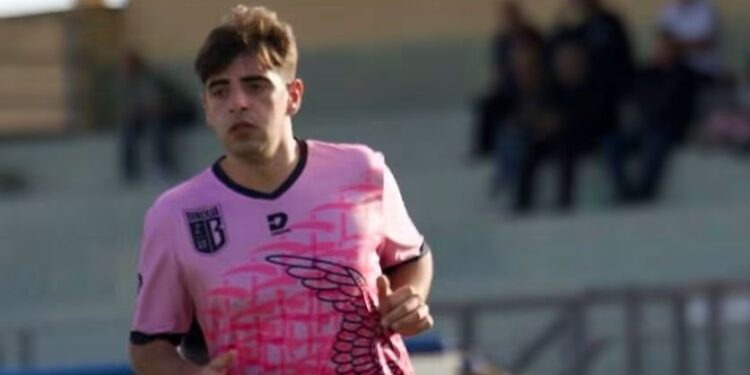 Il campo come un ring, serio infortunio per un calciatore del Bindua dopo una gomitata