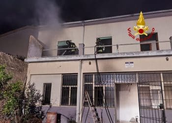Paura nella notte a Serdiana, fiamme in un’abitazione
