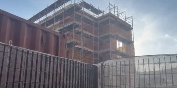 Cagliari, mercato di San Benedetto demolito e quartiere in ostaggio di un cantiere infinito (VIDEO)
