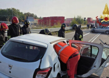 Muore in un frontale contro l’auto dell’ex, il figlio: “L’ha aspettata e seguita”