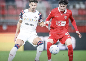 Monza-Cagliari 4-0, il poker della vergogna: Pisacane cambia modulo, rossoblù smarriti