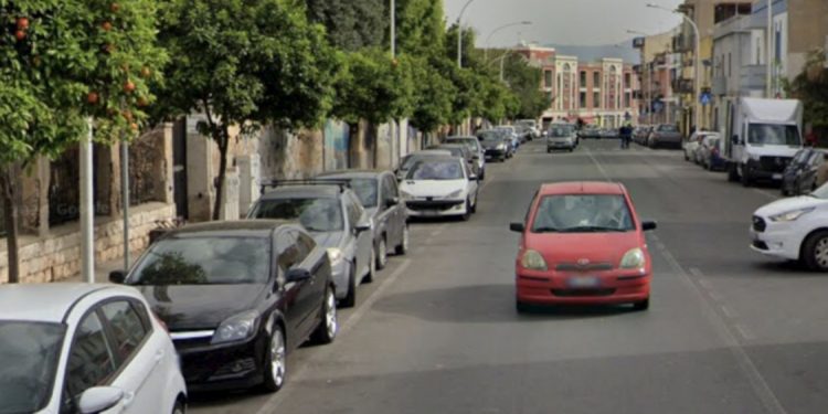 Pirri, rissa con pestaggio davanti alla scuola elementare: intervento delle forze dell’ordine e dei mezzi di soccorso
