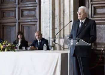 No vax, l’affondo di Mattarella: “Ricerca e scienza salvano vite umane”
