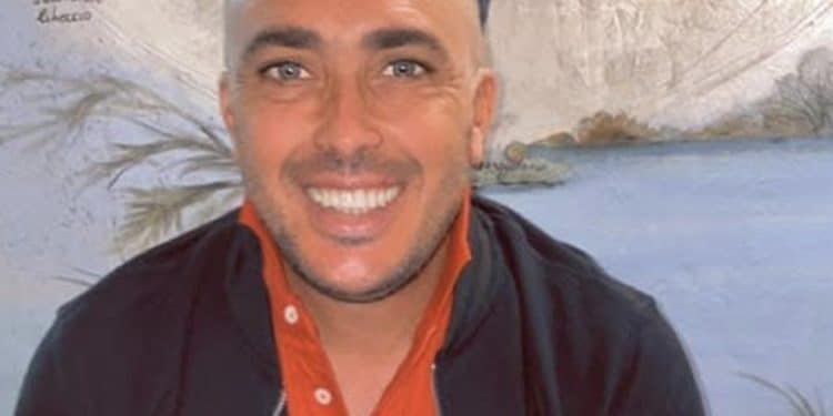 Olbia, si schianta con la moto contro un tir: muore a 52 anni Emanuele Vitiello