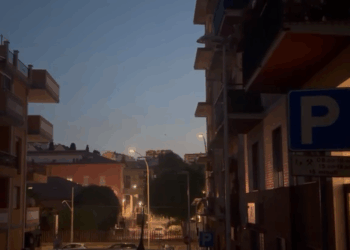 Cagliari, in via La Nurra i lampioni fanno le bizze: luci che si spengono e si riaccendono