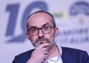 “Zedda alla disperata ricerca di candidatura alle politiche, la sua Cagliari sepolta dalla spazzatura e invasa dalle ciclabili”