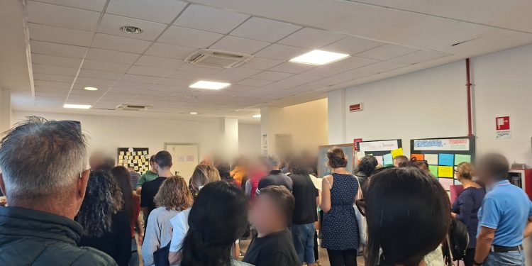 Sanluri, centinaia di persone in fila per un posto di lavoro: Aspal pressa d’assalto