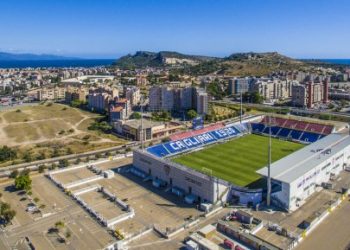 Cagliari, 22 camion bar spostati in curva sud alla Unipol Domus