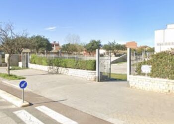 Assemini, un ferito dopo il lancio di melagrane ai passanti: “Sorvegliate i vostri figli”