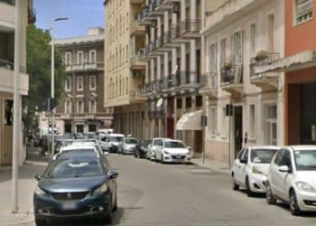 Cagliari, notte di disordini in centro: tentativi di furti su auto e urla disumane