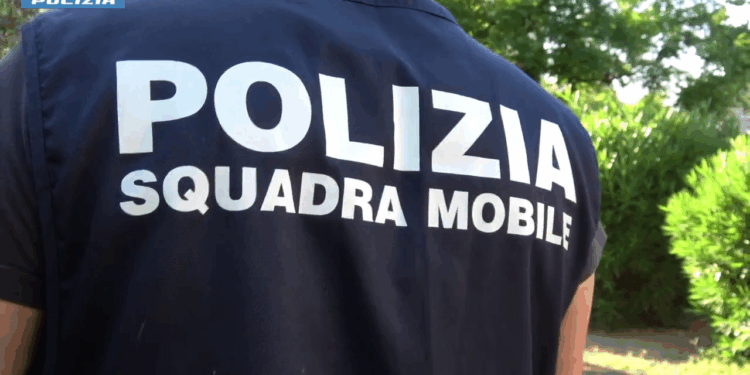 Spaccio nei pressi di un circolo a Is Mirrionis, 60enne arrestato a Cagliari