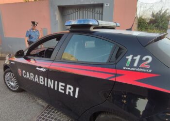 Cagliari, ruba lo zaino di un turista al Poetto: incastrato dal gps del cellulare della vittima