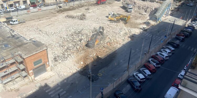 Cagliari, i tempi del nuovo mercato di San Benedetto preoccupano i boxisti: vertice in Comune