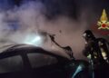 Assemini, a fuoco due auto all’alba in campagna: completamente distrutte