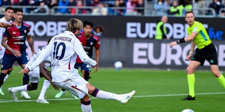 A bocce ferme dopo il Cagliari, i tifosi in diretta: “Partita pessima, squadra inguardabile”
