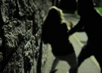Shock a Sestu, donna aggredita in strada da un uomo col volto coperto da una maschera