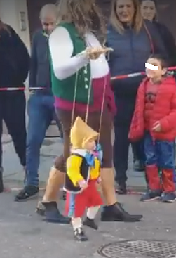 Pinocchio e Mangiafuoco al Carnevale di Nuoro spopolano sul web: \